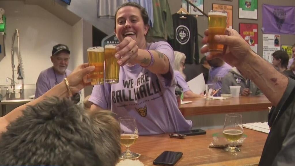 Valkyries fans pack Oakland bar to cheer on team as playoff series shifts to Atlanta — CBS Bay Area (KPIX), San Francisco Dining news