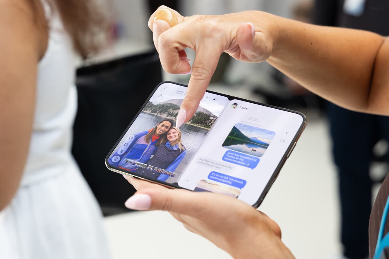 Is Apple’s foldable iPhone Duo worth $2,000? See how it stacks up against other foldable phones. — MarketWatch, San Francisco Business news