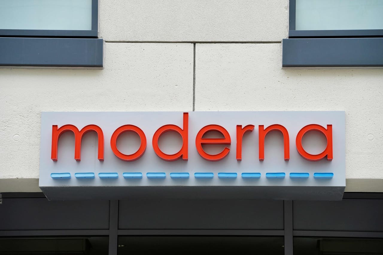 Moderna’s stock tumbles after reported leak of data for cancer vaccine — MarketWatch, San Francisco Health news